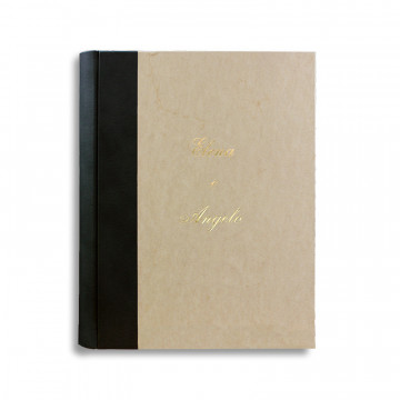 Album foto Dark con dorso in pelle di colore nero e carta pergamena - Conti Borbone - personalizzazione corsivo