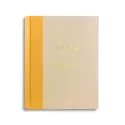 Álbum de fotos Sol con lomo de cuero amarillo y papel pergamino - Conti Borbone - personalización de letras mayúsculas