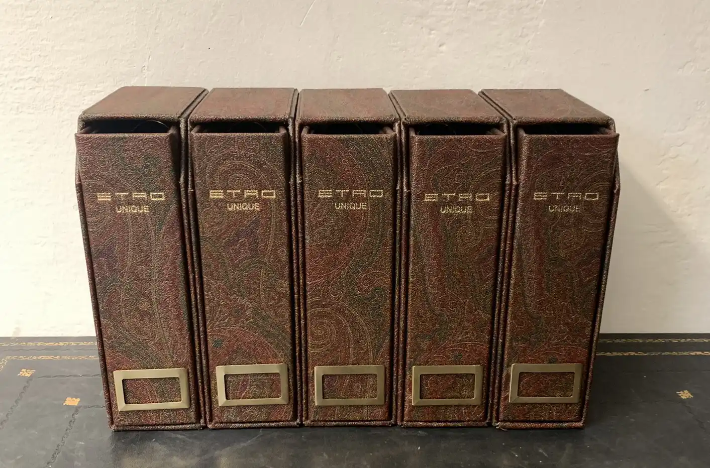 Etro Binders：來自Conti Borbone Bindery 的優雅裁縫